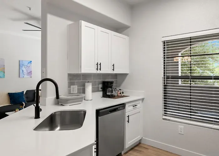Apartment Cozysuites 2br With 2 Pools & Jacuzzi! *